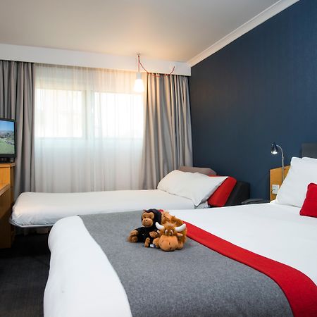 Holiday Inn Express Warwick - Stratford-Upon-Avon, An Ihg Hotel Екстериор снимка