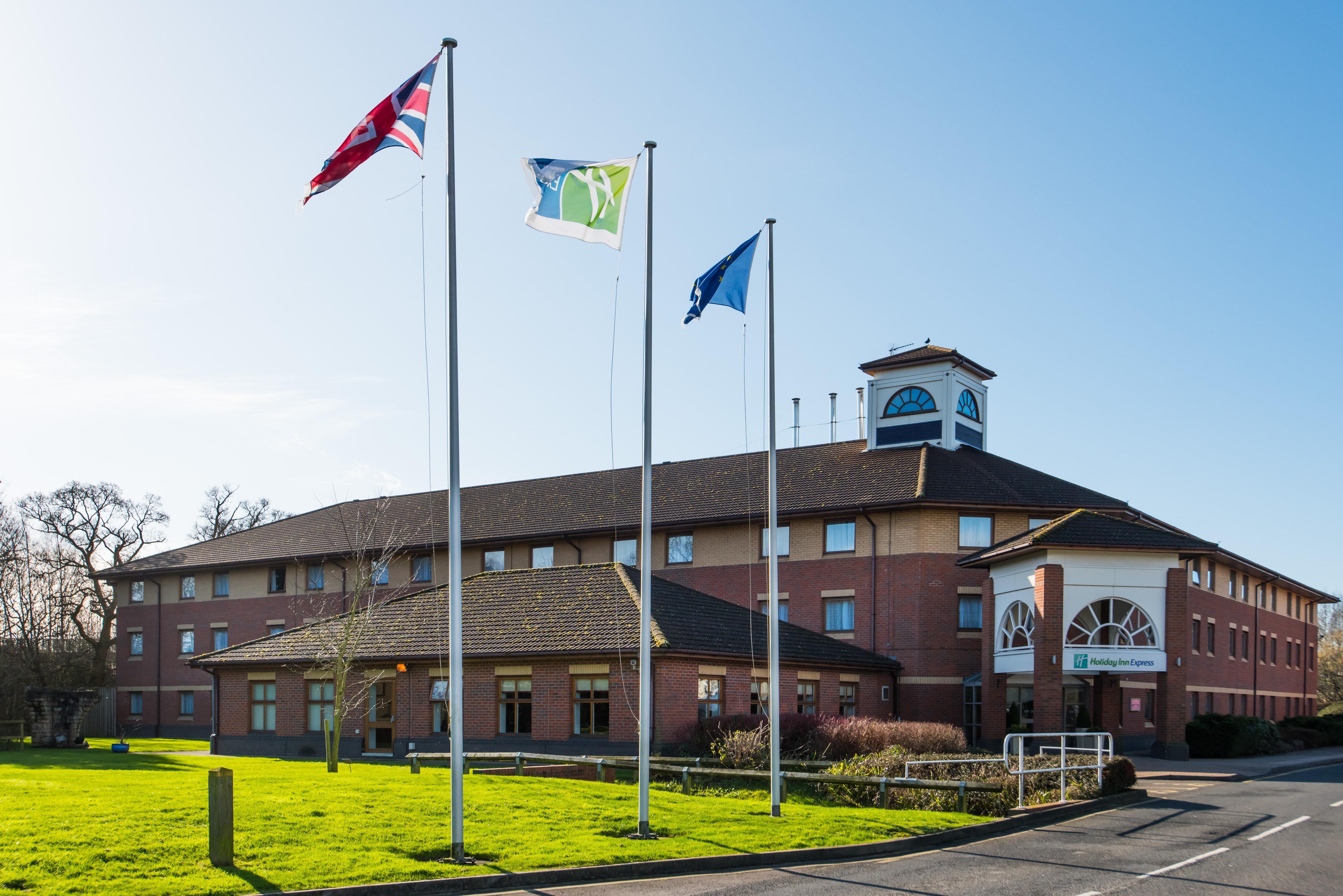 Holiday Inn Express Warwick - Stratford-Upon-Avon, An Ihg Hotel Екстериор снимка