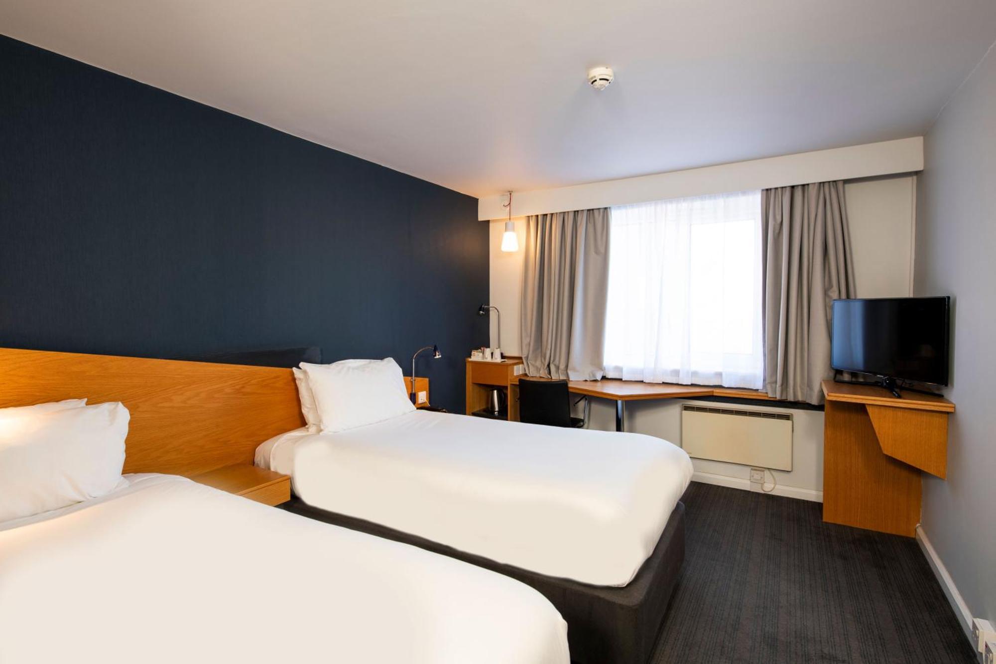 Holiday Inn Express Warwick - Stratford-Upon-Avon, An Ihg Hotel Екстериор снимка