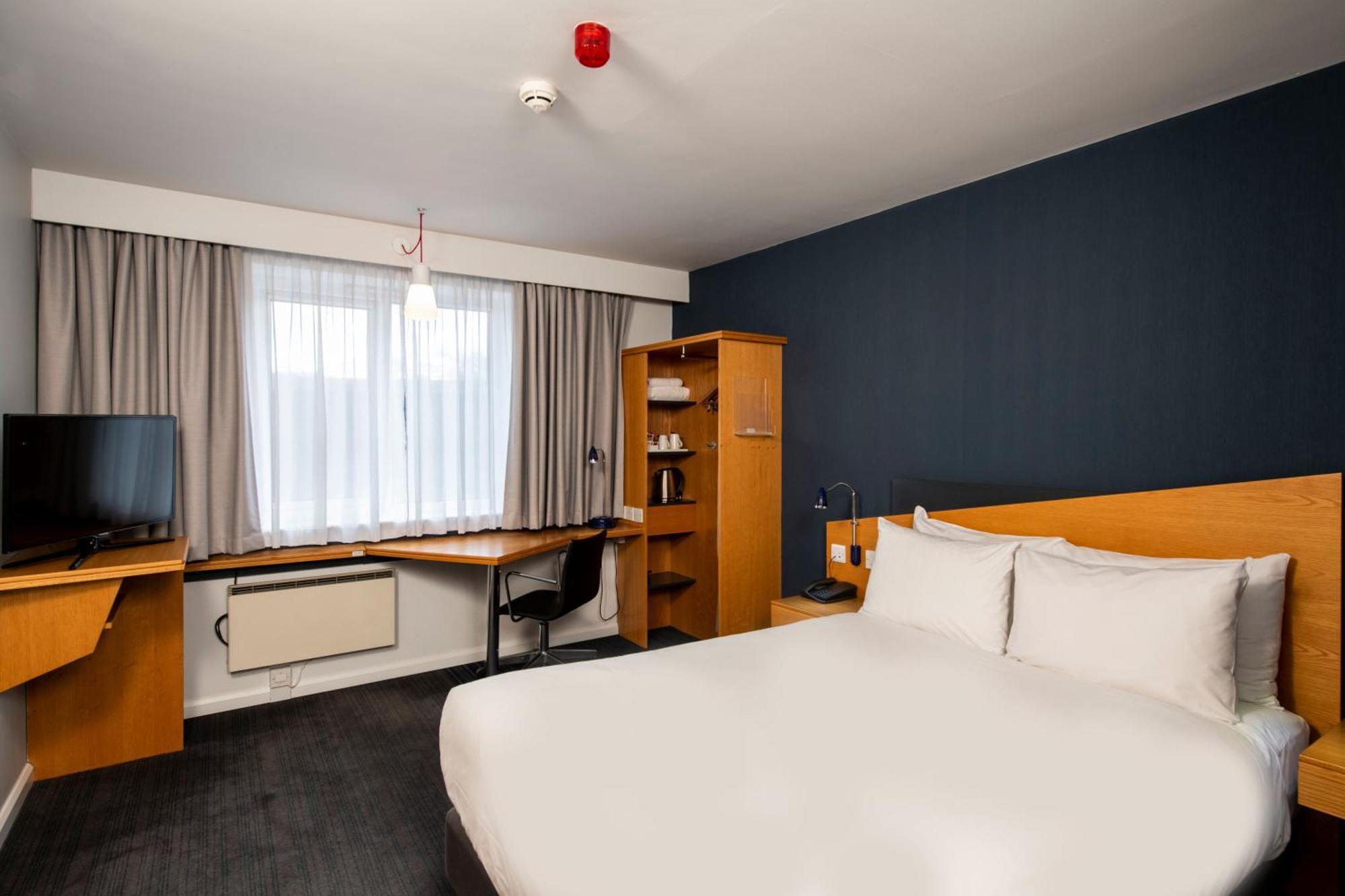 Holiday Inn Express Warwick - Stratford-Upon-Avon, An Ihg Hotel Екстериор снимка