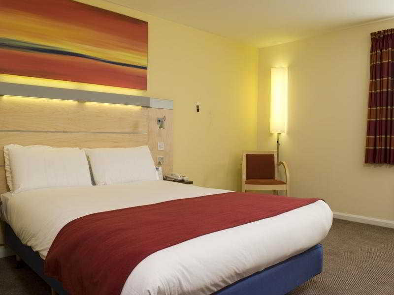 Holiday Inn Express Warwick - Stratford-Upon-Avon, An Ihg Hotel Екстериор снимка