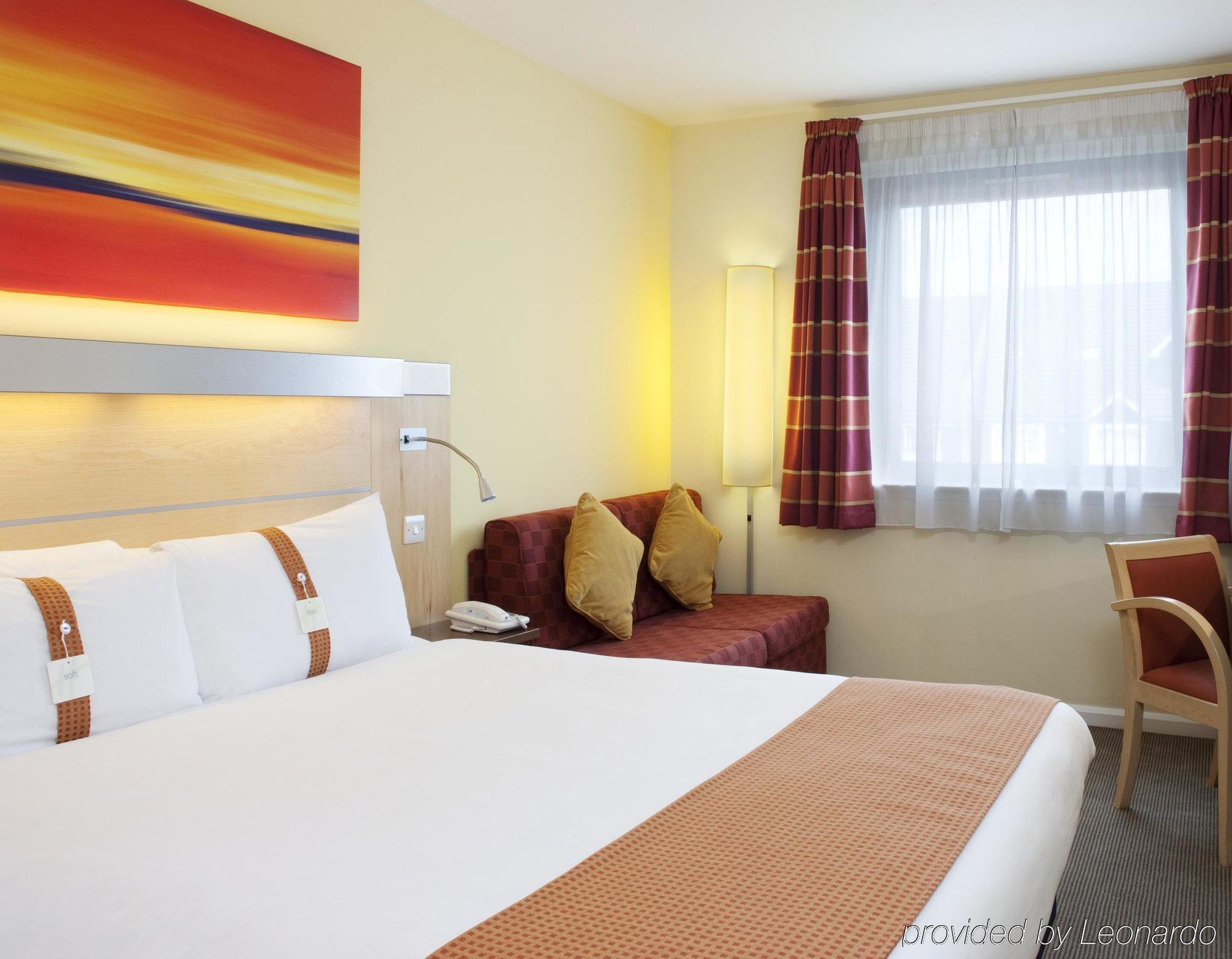 Holiday Inn Express Warwick - Stratford-Upon-Avon, An Ihg Hotel Екстериор снимка