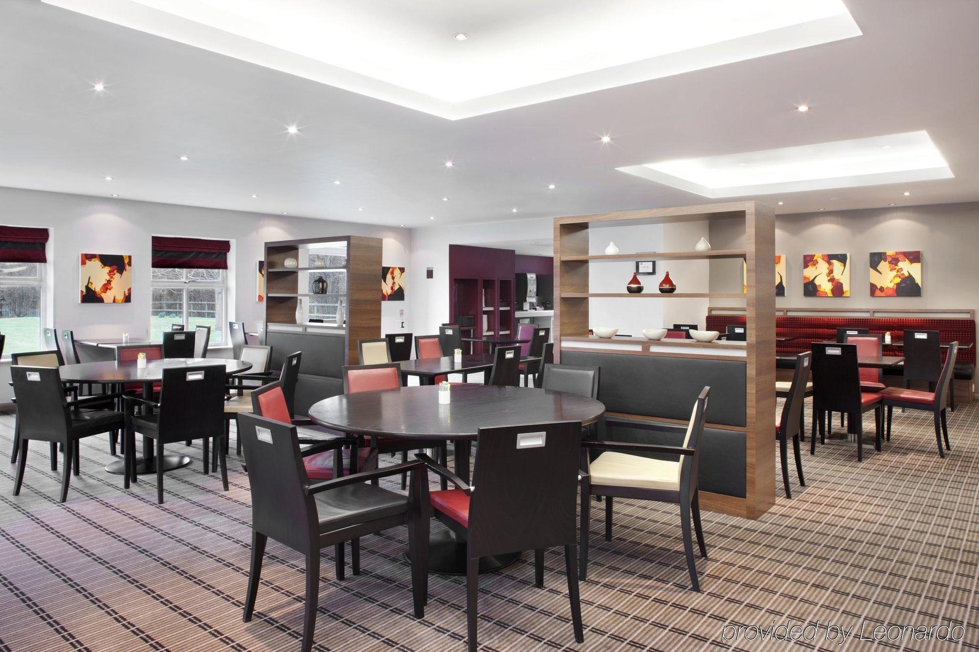 Holiday Inn Express Warwick - Stratford-Upon-Avon, An Ihg Hotel Екстериор снимка