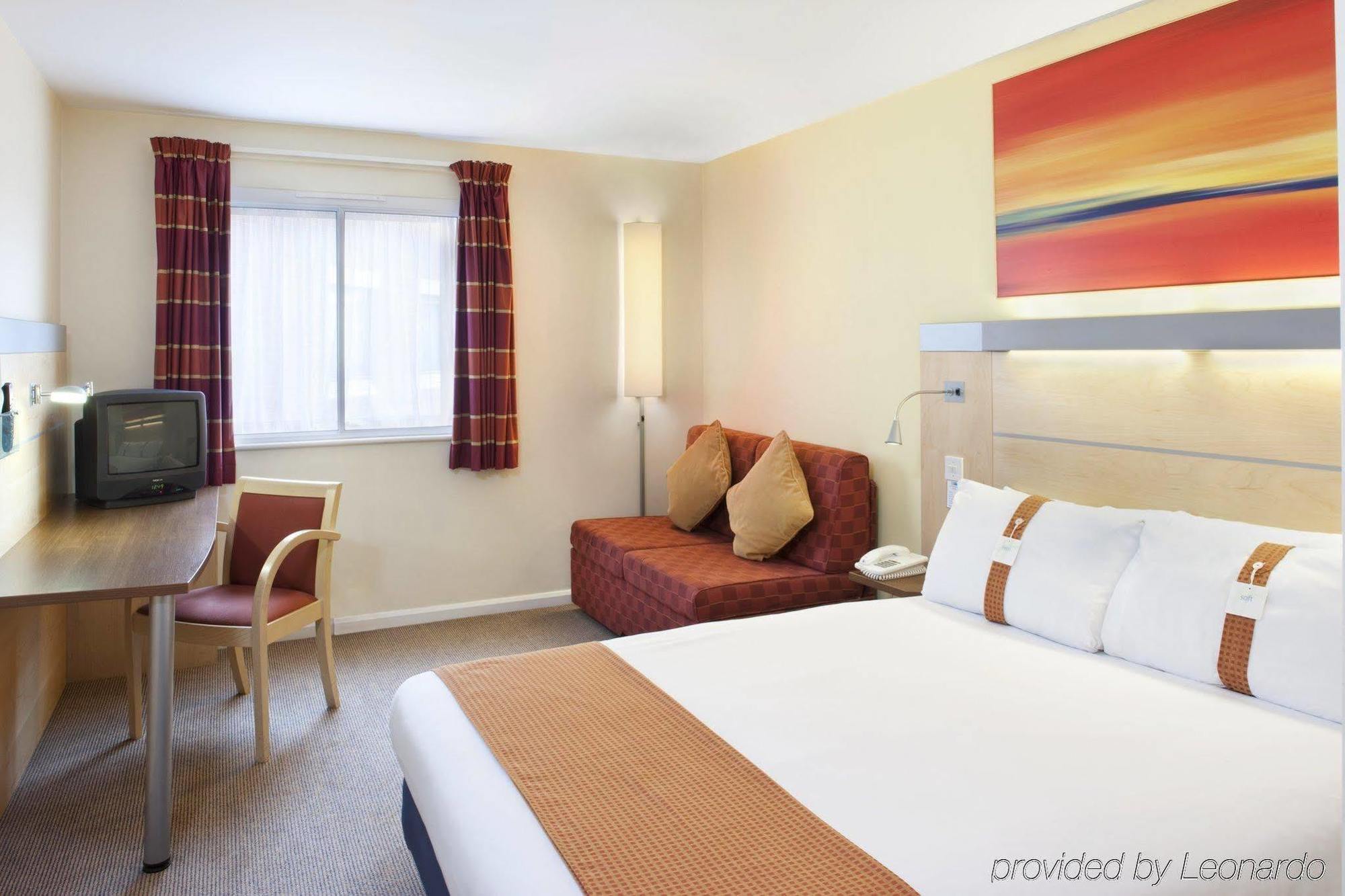 Holiday Inn Express Warwick - Stratford-Upon-Avon, An Ihg Hotel Екстериор снимка